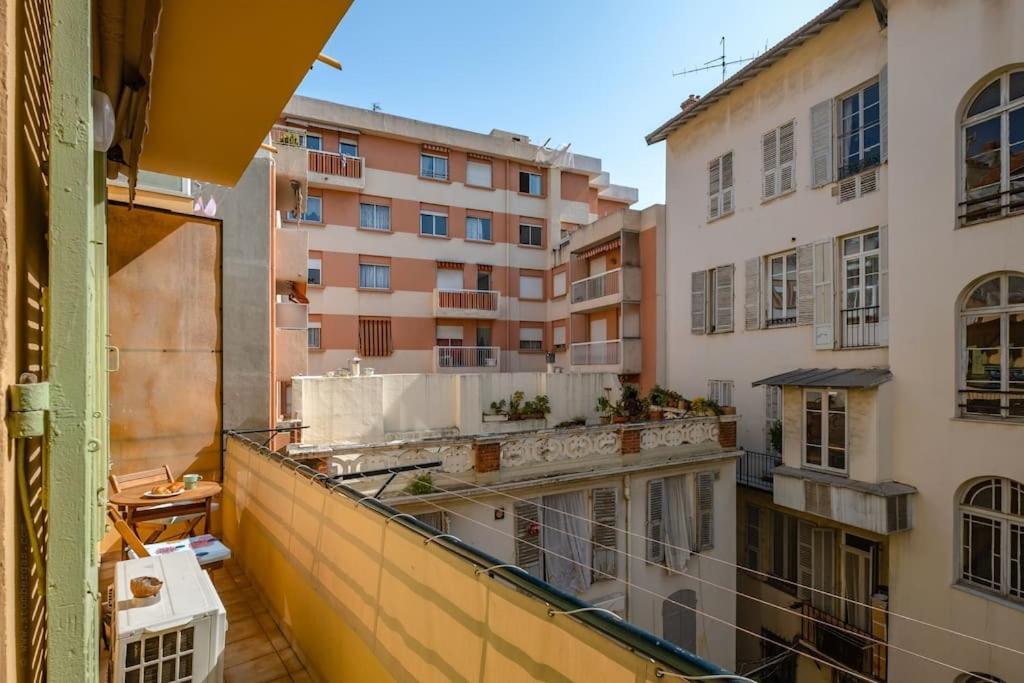 Appartement La Cachette Du Port! -avec Parking Au Port De *
